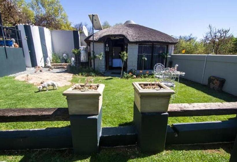 ペンション The Place Guesthouse Parys