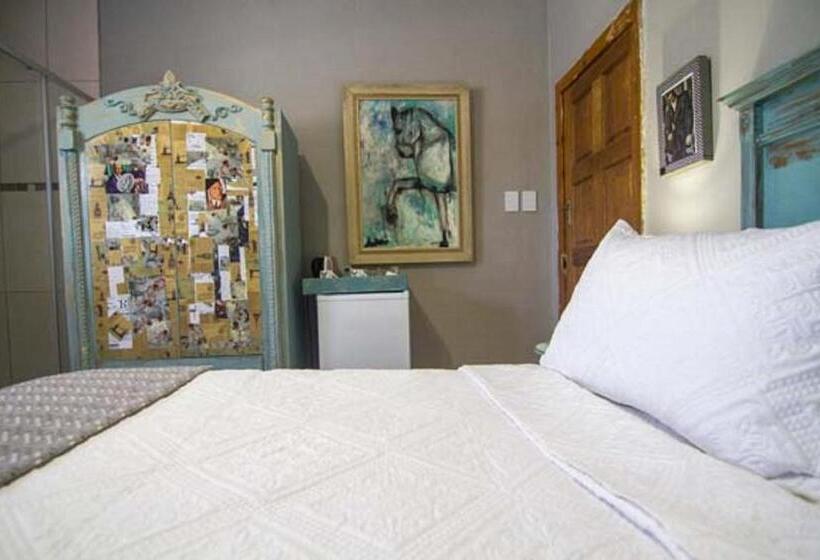 ペンション The Place Guesthouse Parys