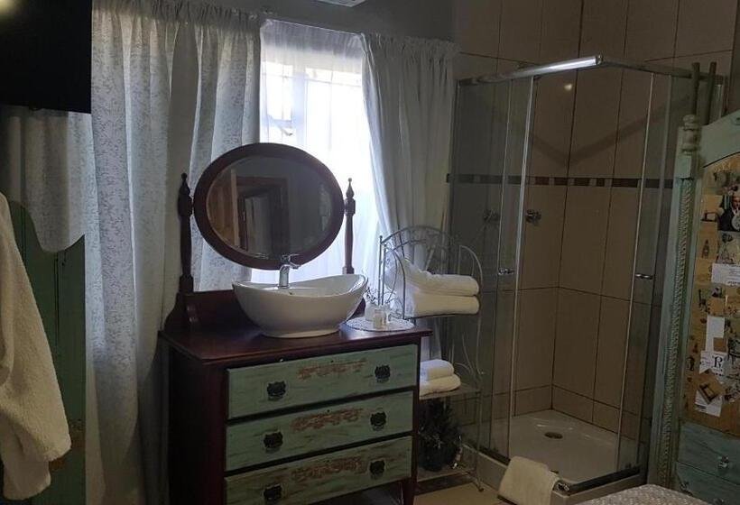 ペンション The Place Guesthouse Parys