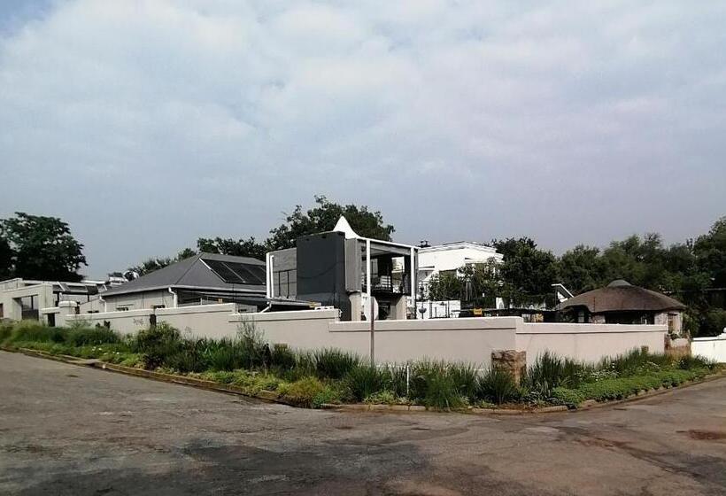 펜션 The Place Guesthouse Parys