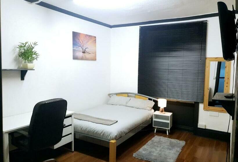 פנסיון Townhouse 105