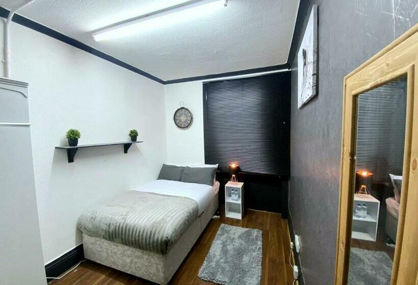 פנסיון Townhouse 105