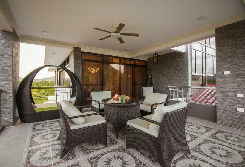 استراحتگاه Bella Villa Coron