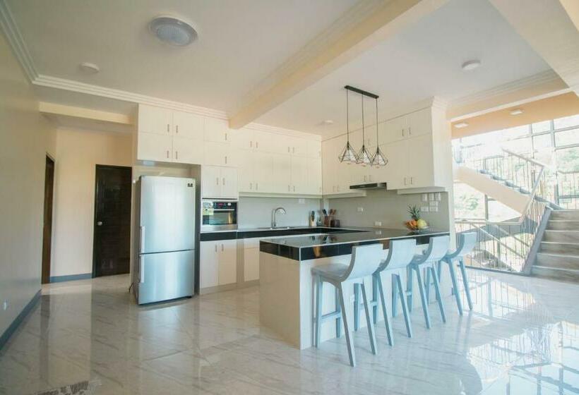 استراحتگاه Bella Villa Coron