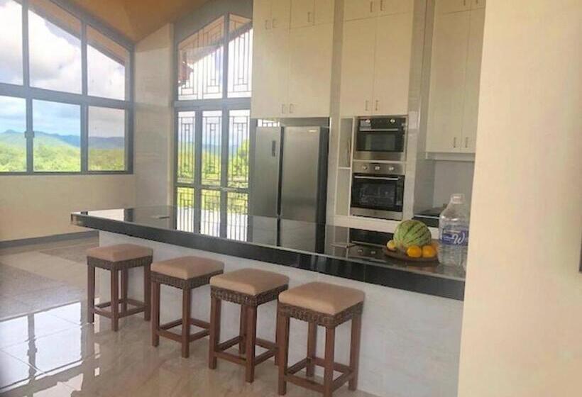 استراحتگاه Bella Villa Coron