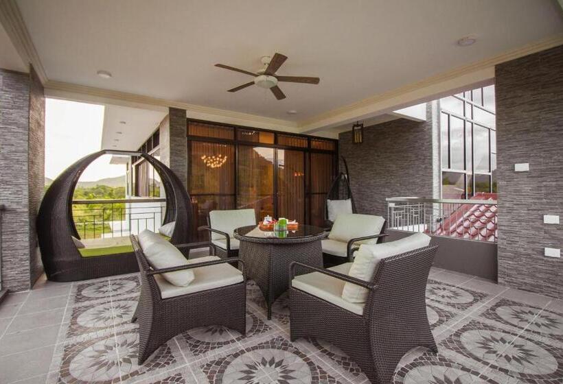 استراحتگاه Bella Villa Coron