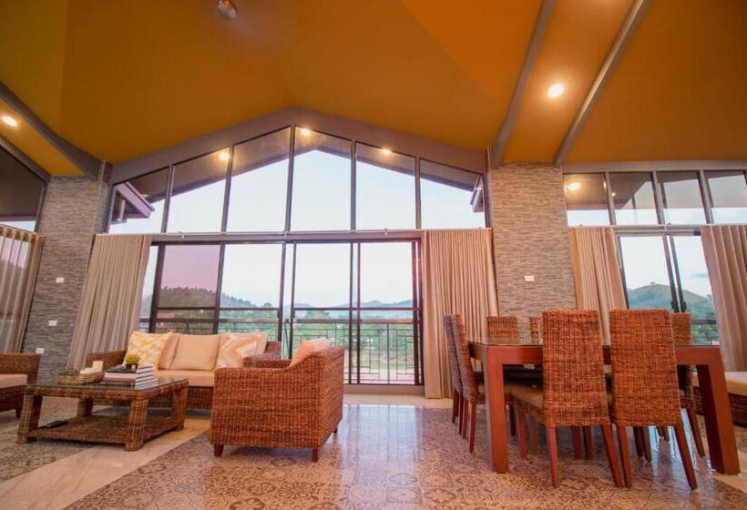 استراحتگاه Bella Villa Coron