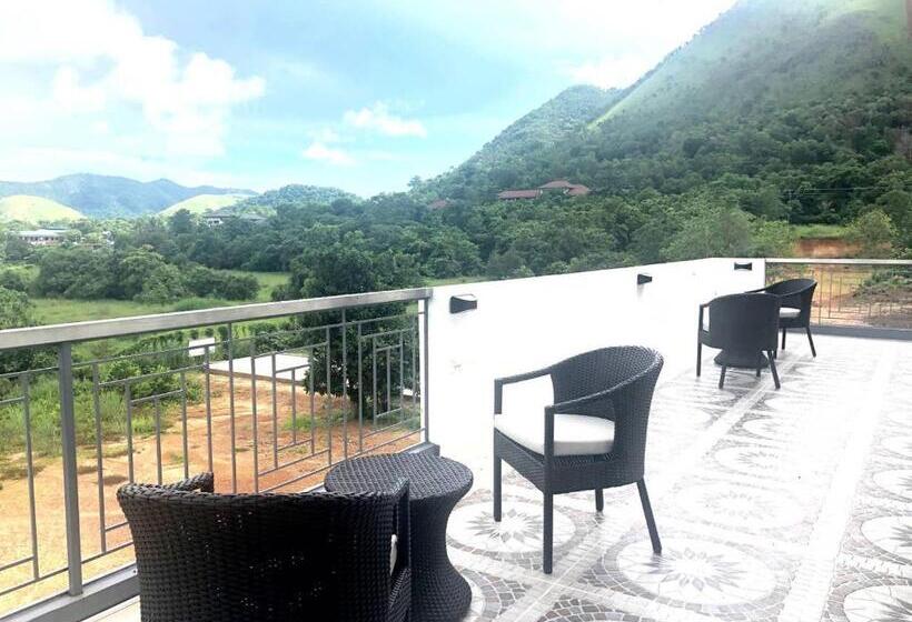 استراحتگاه Bella Villa Coron