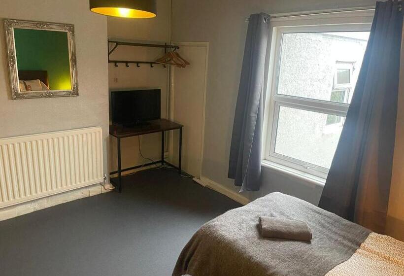 فندق صغير The Fox