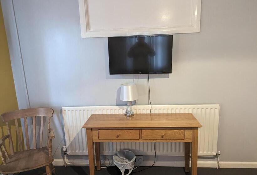 فندق صغير The Fox