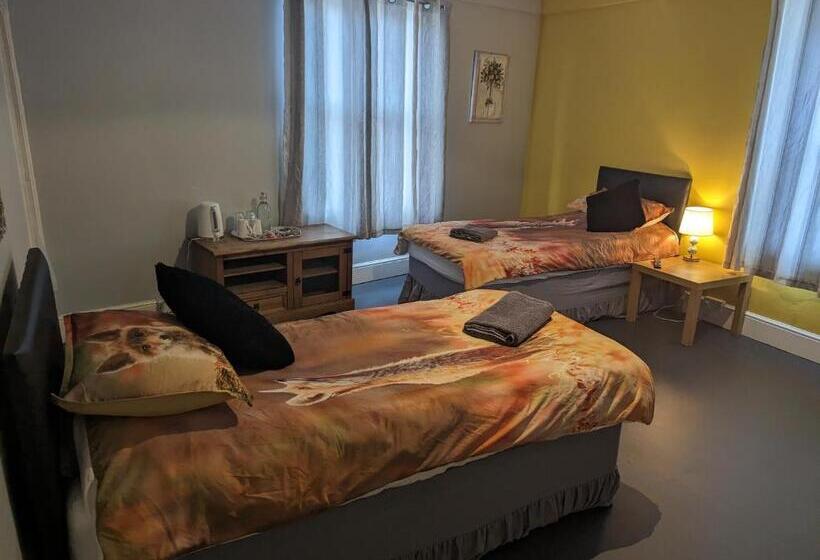 فندق صغير The Fox