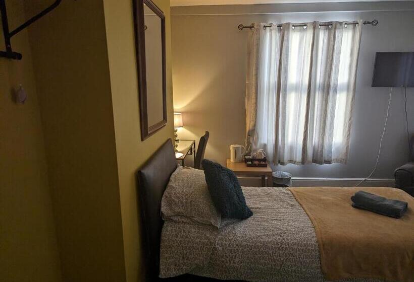 فندق صغير The Fox