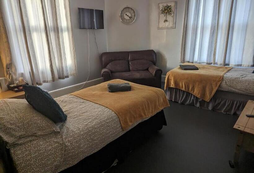 فندق صغير The Fox