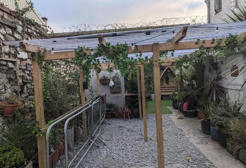 فندق صغير The Fox