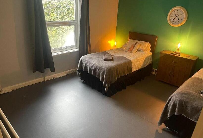 فندق صغير The Fox