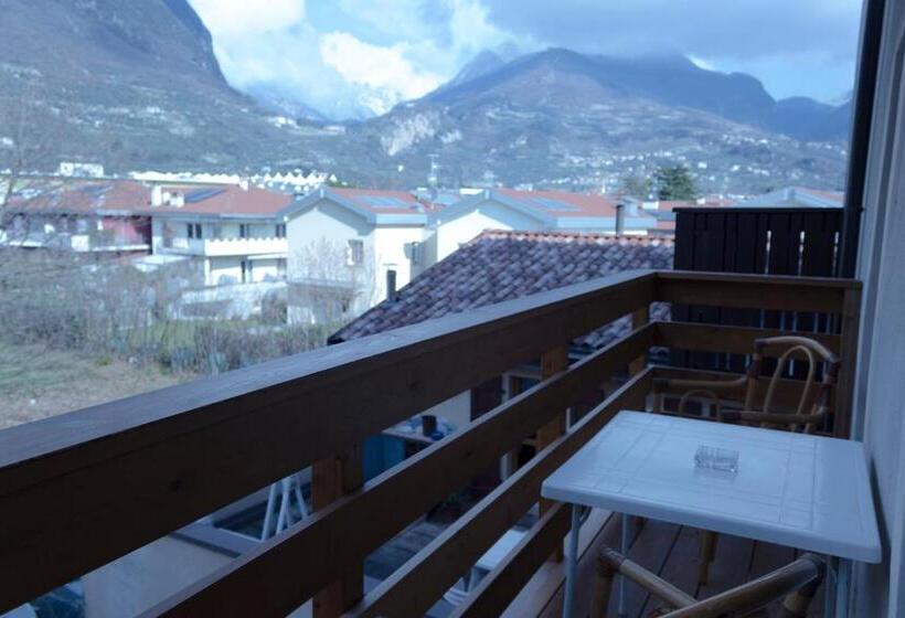 ベッドアンドブレックファースト Marigold