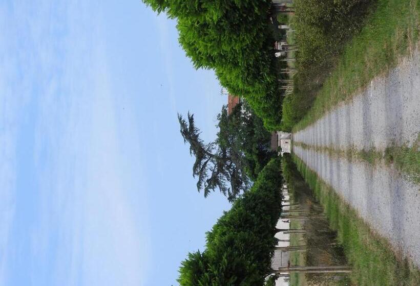 צימר Domaine De Laverchère