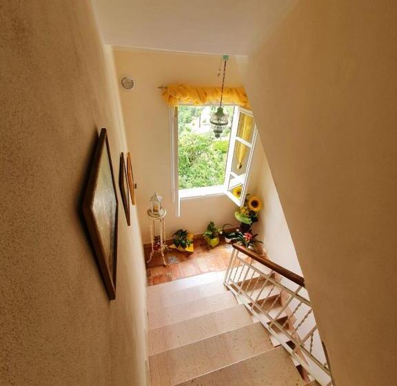 مبيت وإفطار Il Girasole ...at Andorus  House