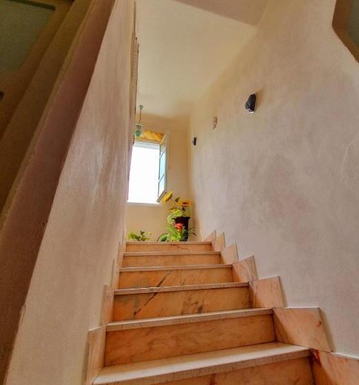 مبيت وإفطار Il Girasole ...at Andorus  House