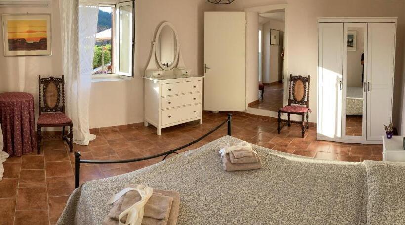 تختخواب و صبحانه Il Podere La Casina