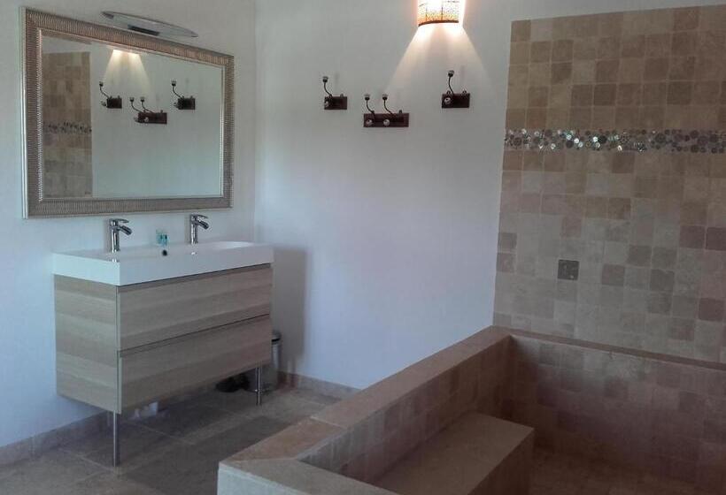 민박 La Bastide De L Oliveraie