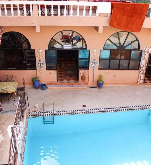 تختخواب و صبحانه La Rose De Sable