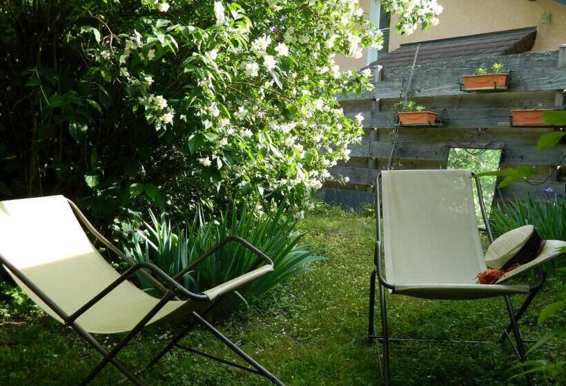 مبيت وإفطار Maison De Marie