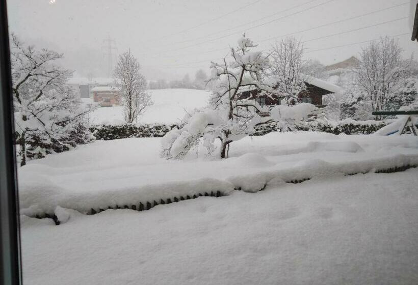 تختخواب و صبحانه Privatzimmervermietung Wiederkehr