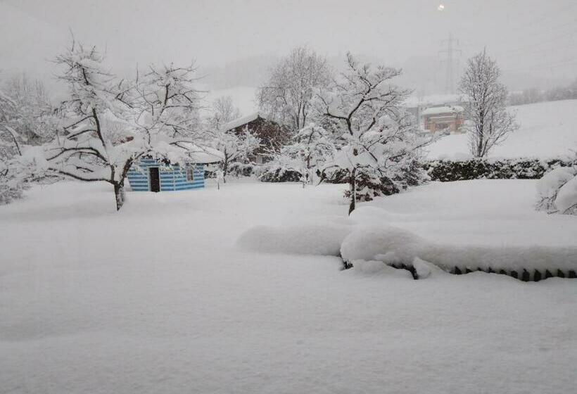 تختخواب و صبحانه Privatzimmervermietung Wiederkehr