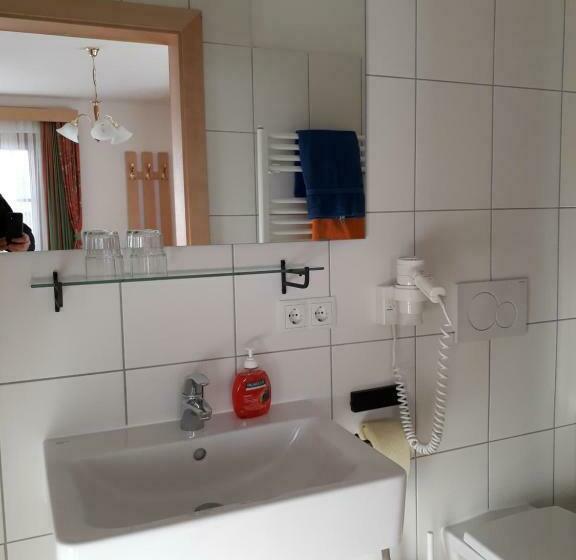 تختخواب و صبحانه Privatzimmervermietung Wiederkehr