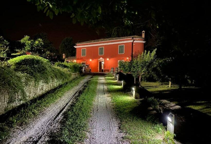 مبيت وإفطار Podere San Raffaele