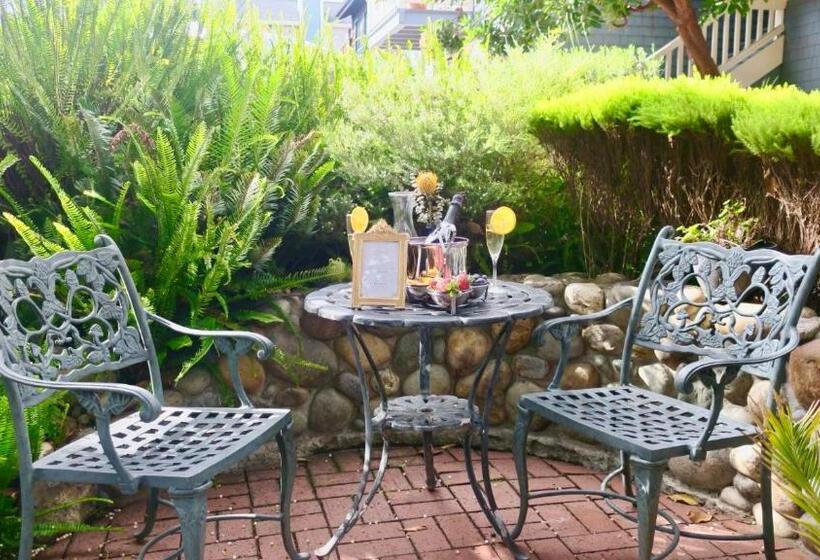 צימר The Old St Angela Inn