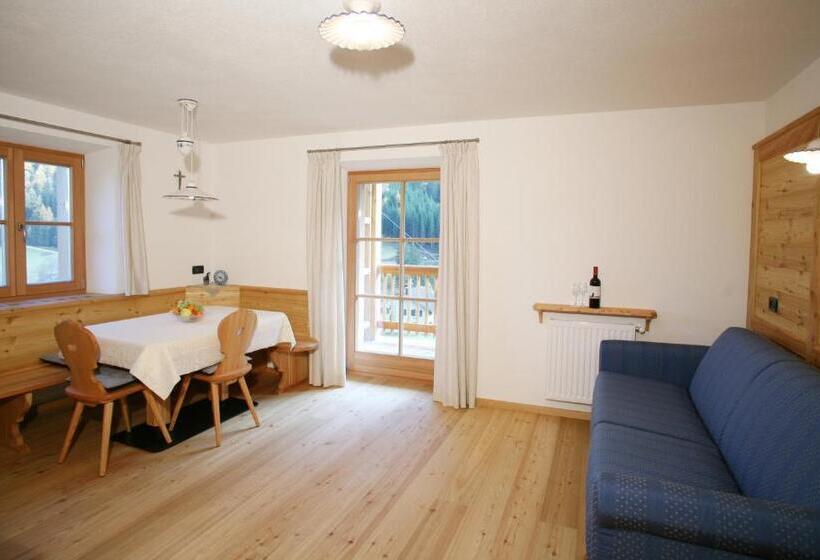 בית מלון כפרי Ciasa Medalghes