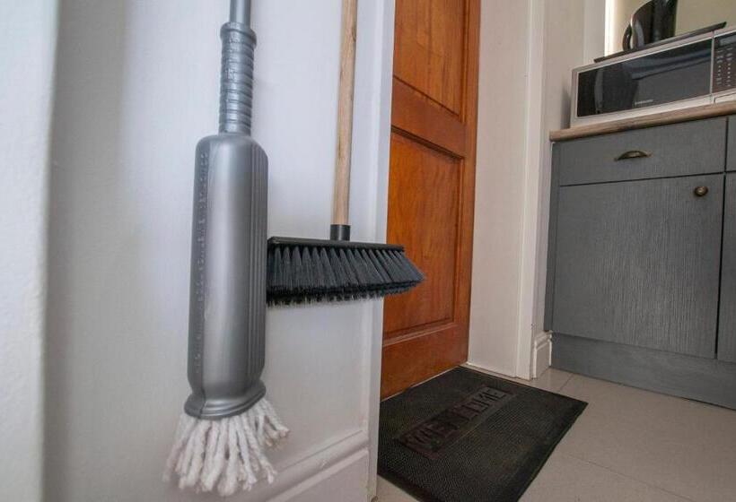 فندق Desert Wind Private Guest And Game Farm