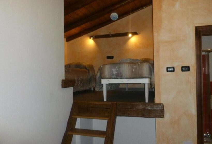 בית מלון כפרי Fattoria Sos Astores