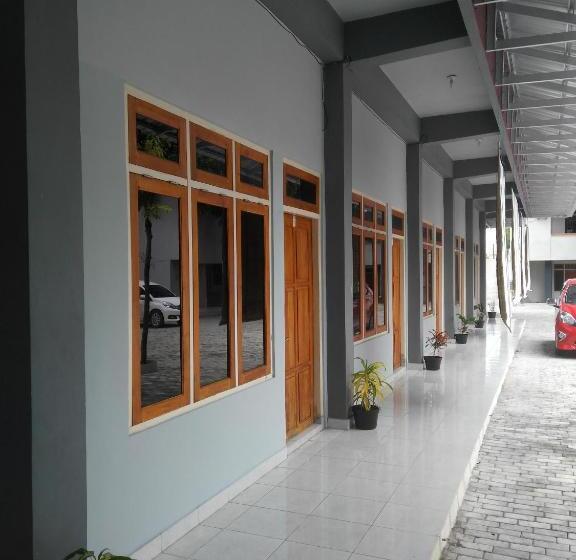 هتل Pondok Wisata Dan Restoran Elim
