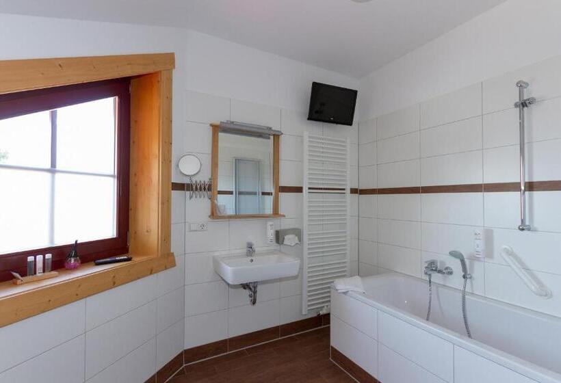 Отель & Restaurant Wilder Eber