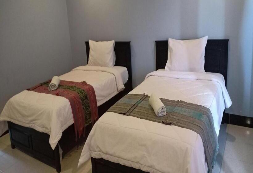 בית מלון כפרי Ridho Malik