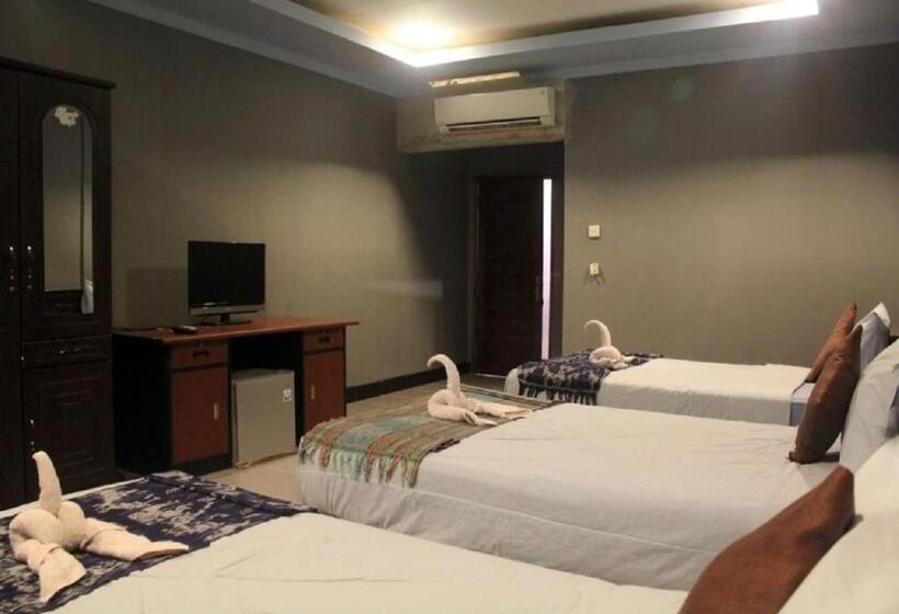 בית מלון כפרי Ridho Malik