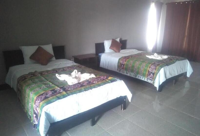 בית מלון כפרי Ridho Malik