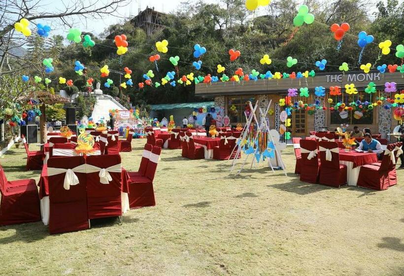 בית מלון כפרי Shahanshahi Adventure Park & Wellness Resort 12 Km Away From Mussoorie