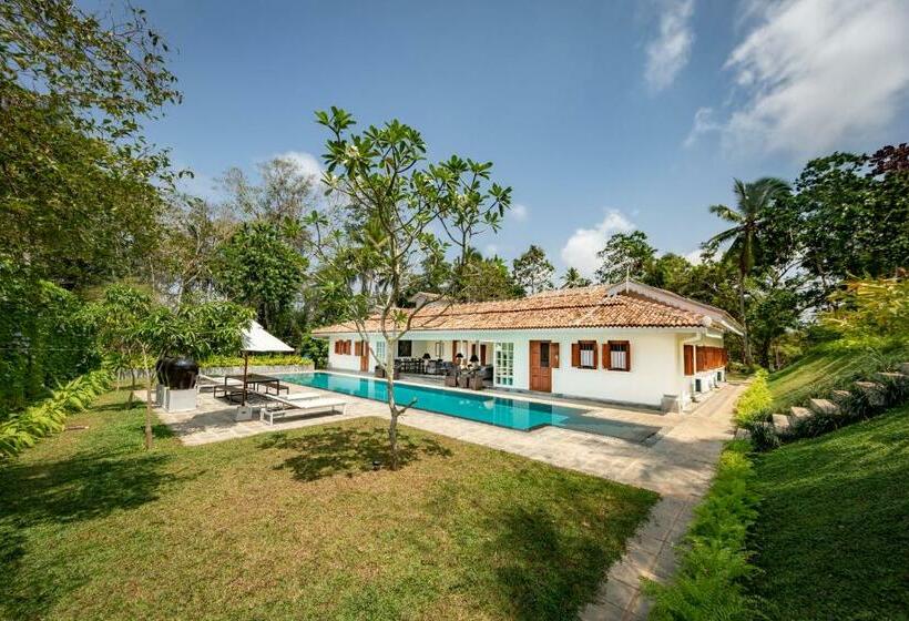 Nyne Hotels   Leela Walauwwa, Induruwa