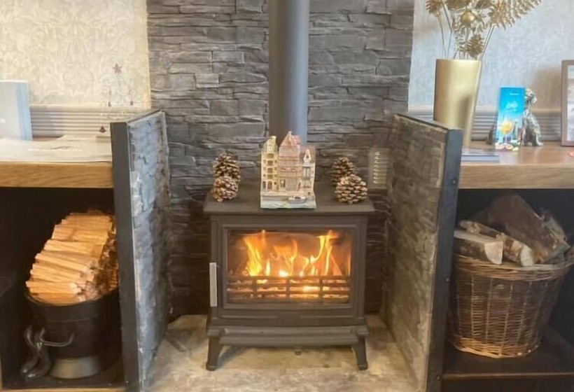 فندق Hare And Hounds