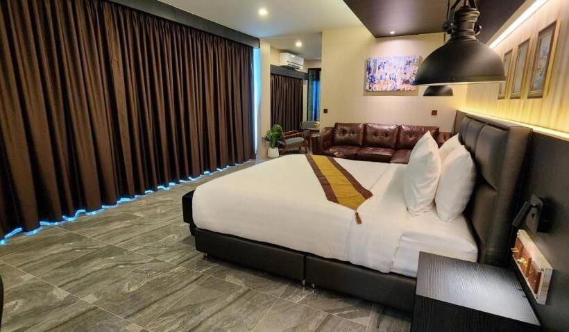 هتل The Room Boutique