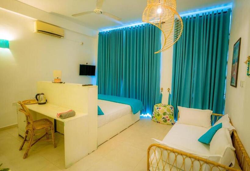 Отель Trinco Beach By Dsk