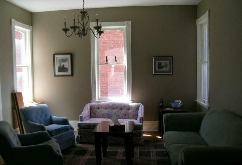 بنسيون Elsie J S Historic House