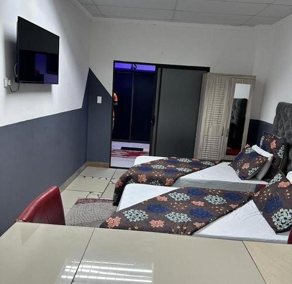 פנסיון Forchutec Guest House