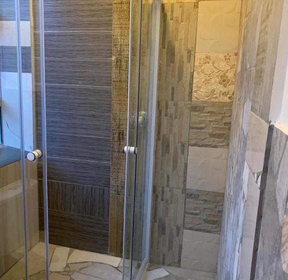 פנסיון Forchutec Guest House