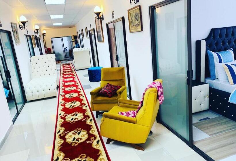 פנסיון Forchutec Guest House