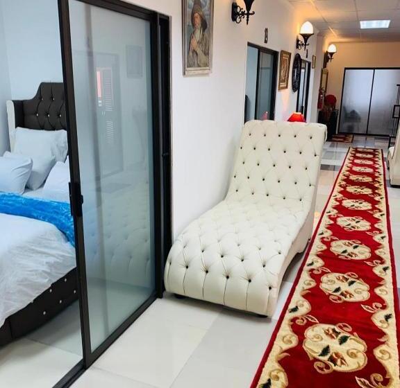 פנסיון Forchutec Guest House